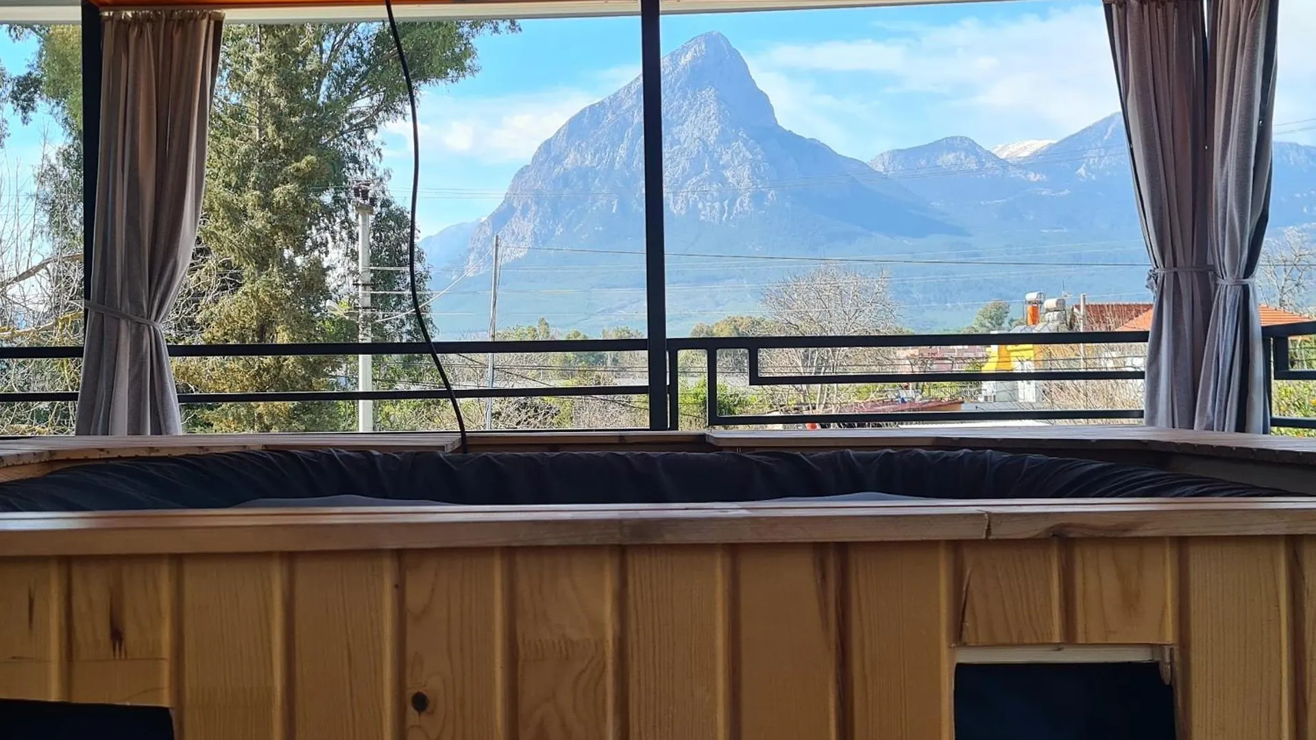 Villa Orange House Private Garden Terrace Hot Tub Mountain Views Konyaalti Antalya Turkey