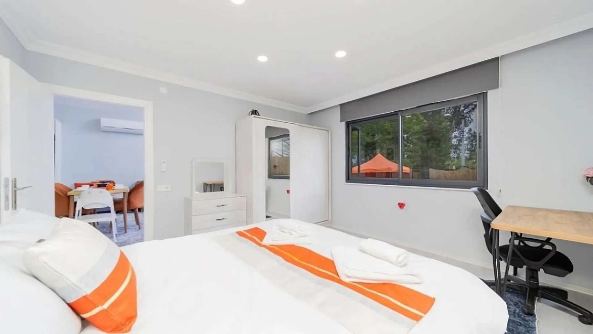Villa Orange House Private Garden Terrace Hot Tub Mountain Views Konyaalti Antalya Turkey